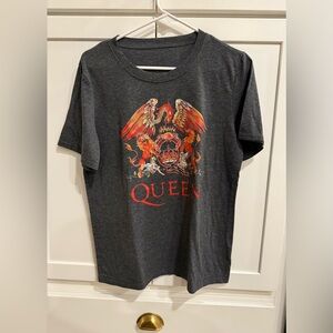 Vintage “Queen” shirt size medium dark heather gray
